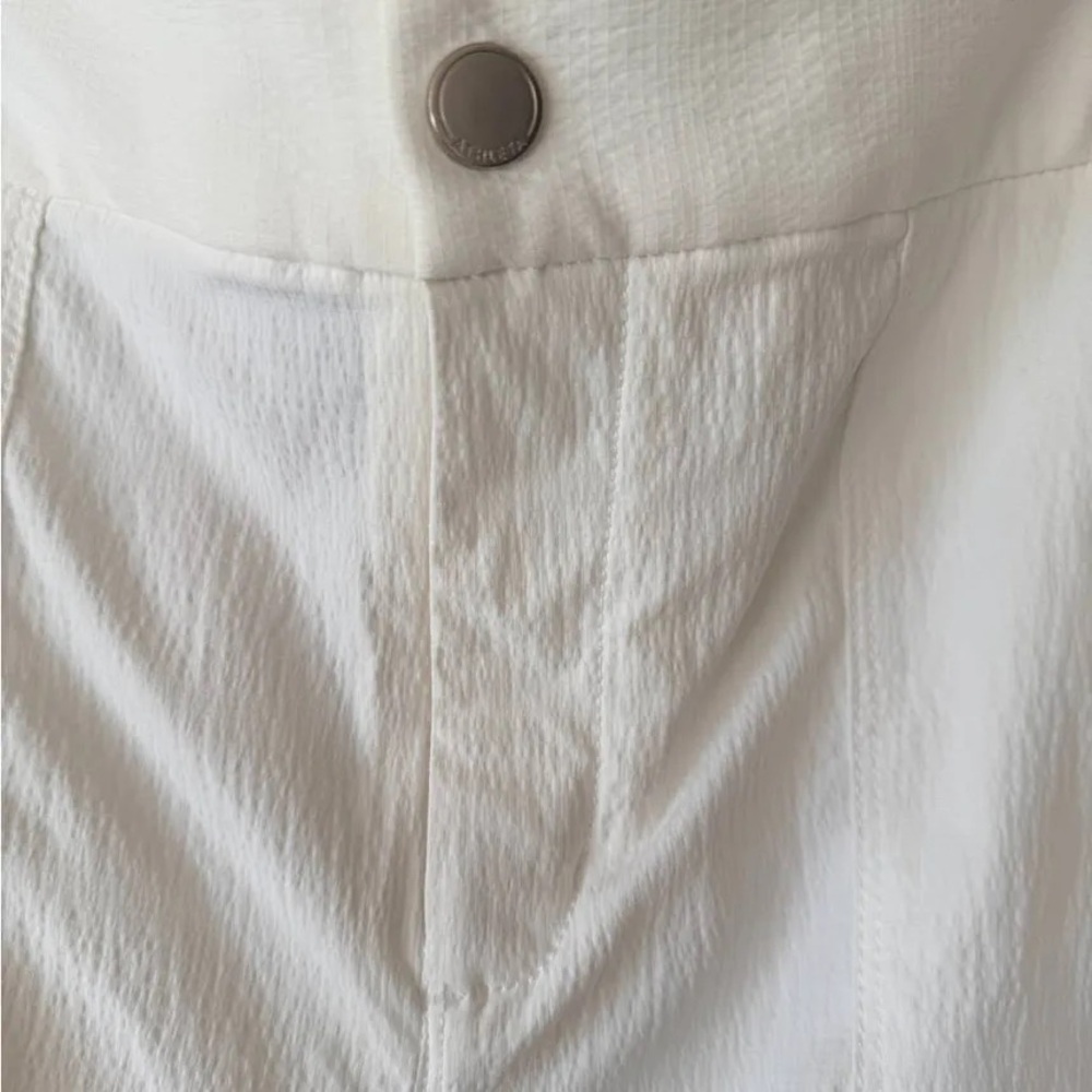 Athleta Trekkie lightweight White crops. NWT Size 8 - Picture 2 of 11
